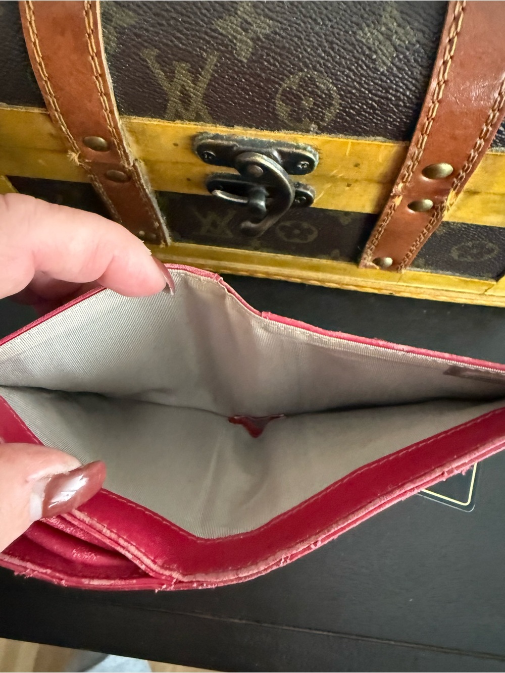 CHANEL Quilted Leather Wallet with CC Logo - Picture 7 of 9